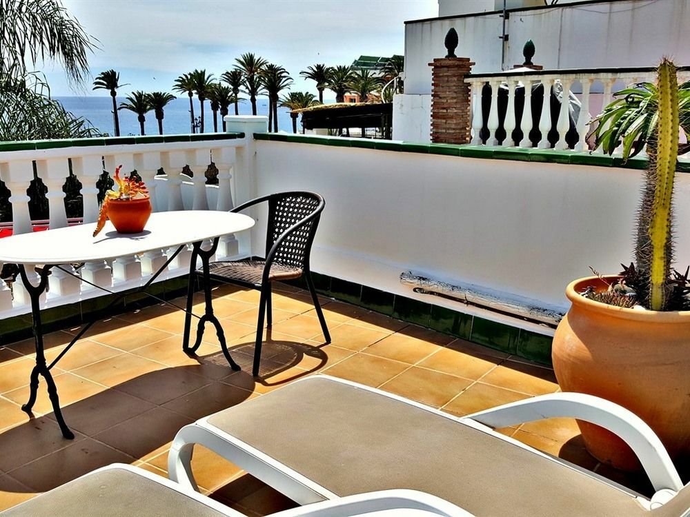Villa Carabeo 内尔哈 外观 照片