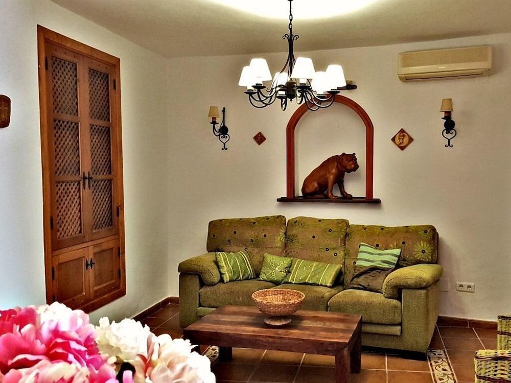 Villa Carabeo 内尔哈 外观 照片